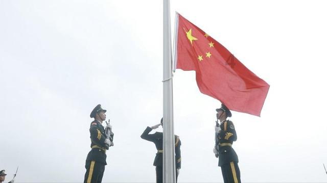 救援卡通小象